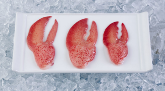 Lobster claws raw and shell-off