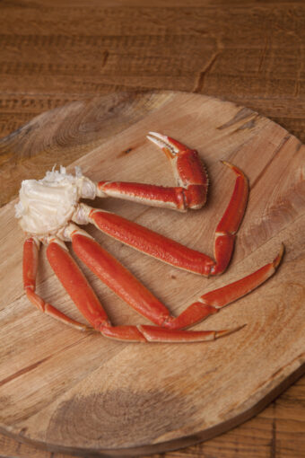 Cooked and frozen snow crab cluster